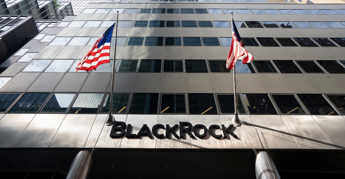 BlackRock goes after BTC for investment